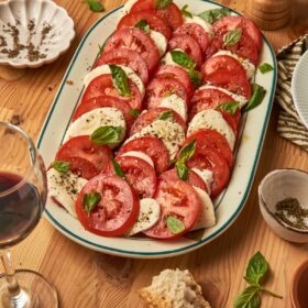 caprese salad recipe with mozzarella and tomatoes