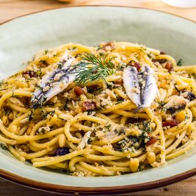 Bucatini recipe with sardines and wild fennel