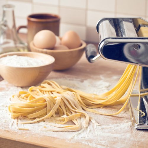 https://www.nonnabox.com/wp-content/uploads/Homemade_Fresh_Pasta_Recipe_from_Scratch-500x500.jpg