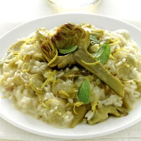 Risotto with Artichokes is a recipe easy and healthy to make.