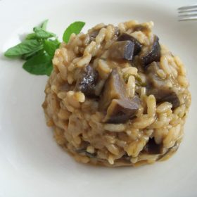 Risotto with eggplant is a recipe that would delight even those who don't normally eat eggplants.