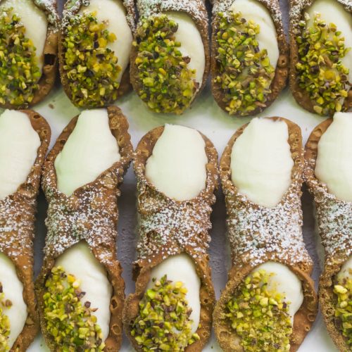 Authentic Italian cannoli recipe that will leave you mesmerized.